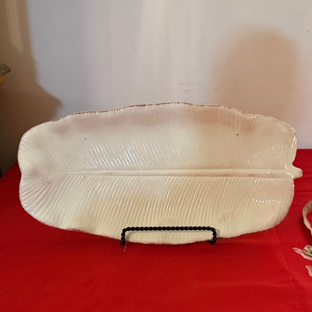 Cream Leaf-Shaped Ceramic Platter